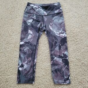 Apana Cropped Capri Leggings Camo S Workout Yoga Running Athletic Athleisure